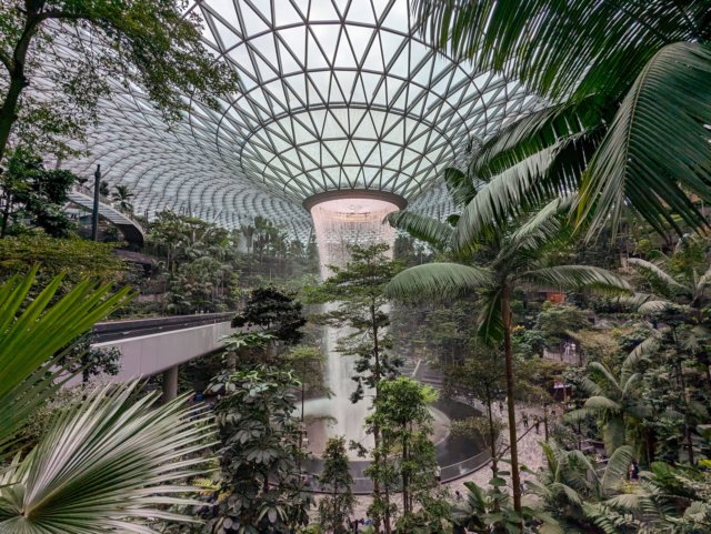 airportwaterfeature.jpg
