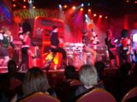 cruise1026_small.jpg