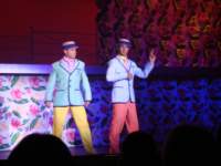 cruise1027_small.jpg