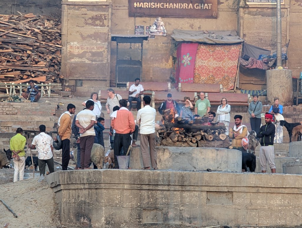 cremationontheganges5.jpg