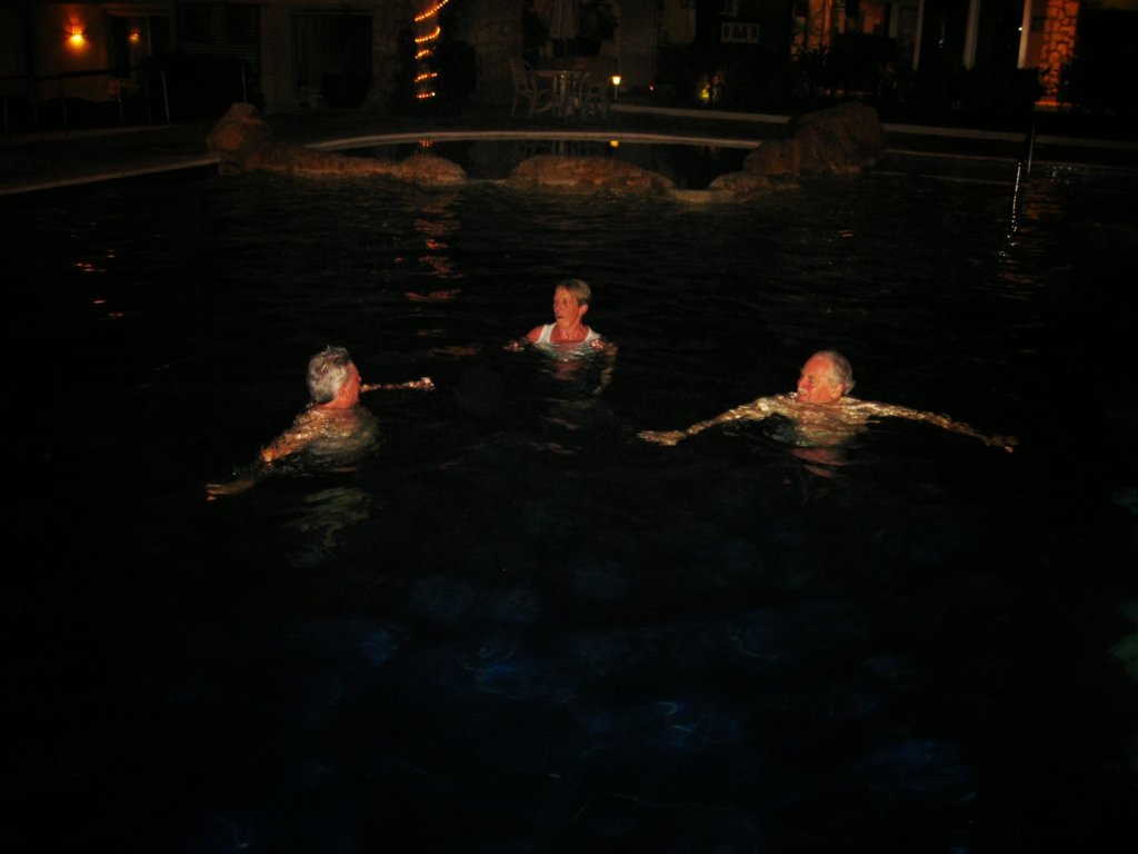inthepool.jpg