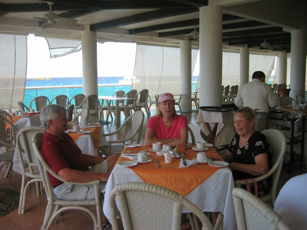 lastdaybreakfast1.jpg
