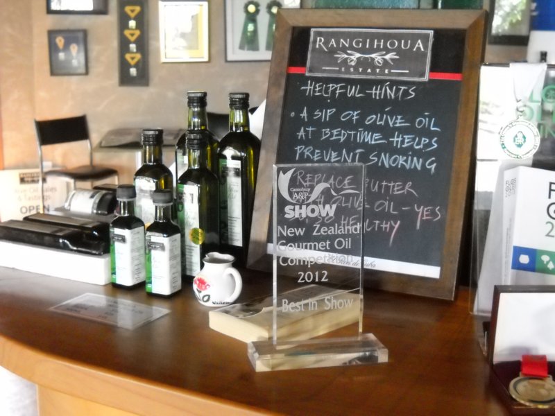 waihekeoliveoiltasting.jpg